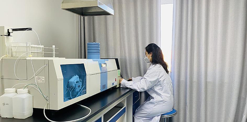 加強(qiáng)實驗儀器維護(hù) 確保設(shè)備穩(wěn)定運行--榆陽區(qū)市場抽檢快檢服務(wù)中心開展年末實驗室安全維護(hù)工作